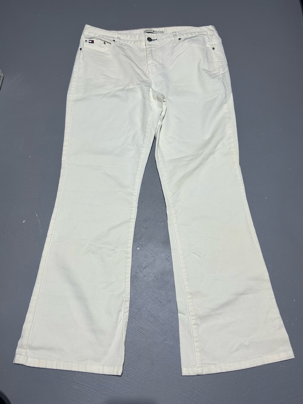 Tommy Hilfiger Creamy White Bootcut Denim Jeans (Women’s Size 14 - 35W / 31.5L)